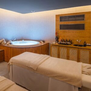 Spa relaxante pro noivo depois de ver a conta do casamento